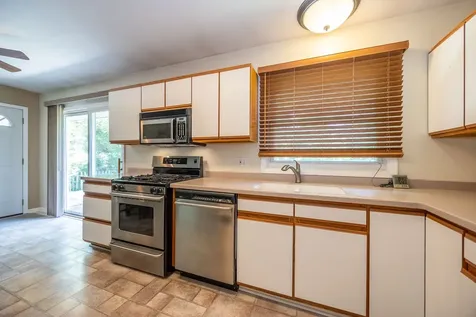 2818 Limerick Drive Cary IL 60013