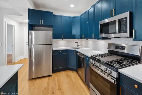7635 North Greenview Avenue Chicago IL 60626