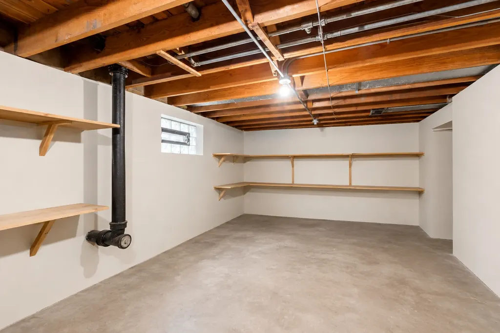 11109 South Avenue J Chicago IL 60617