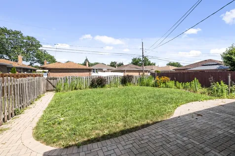 11109 South Avenue J Chicago IL 60617