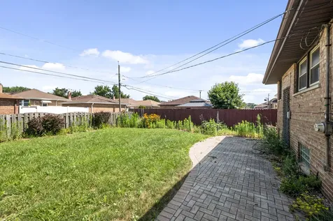 11109 South Avenue J Chicago IL 60617