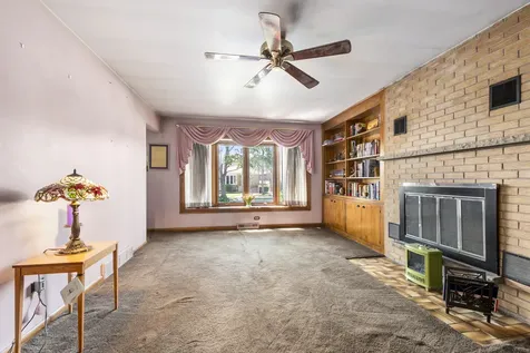 11109 South Avenue J Chicago IL 60617