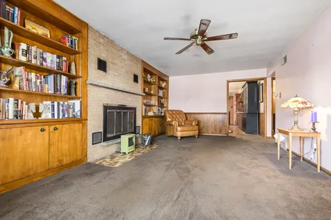 11109 South Avenue J Chicago IL 60617