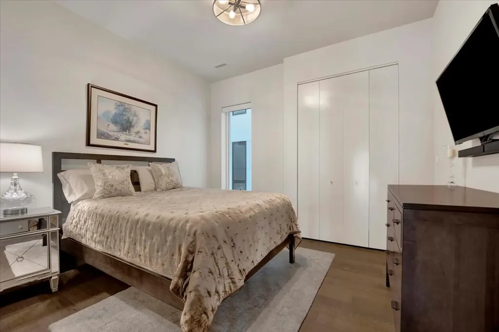2773 North Hampden Court Chicago IL 60614