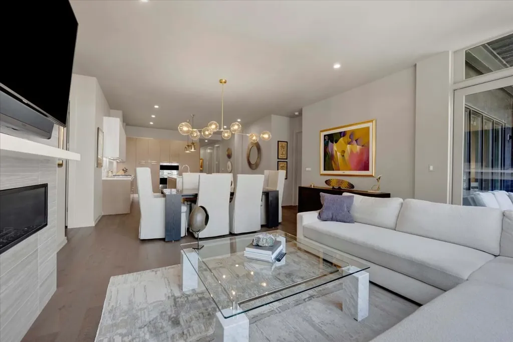 2773 North Hampden Court Chicago IL 60614