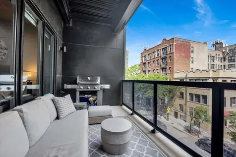 2773 North Hampden Court Chicago IL 60614