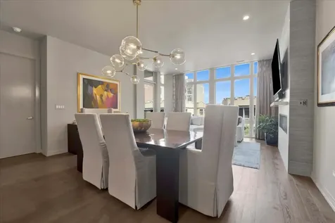 2773 North Hampden Court Chicago IL 60614