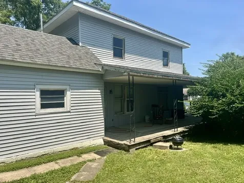105 North Jackson Street Philo IL 61864