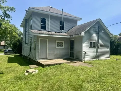 105 North Jackson Street Philo IL 61864