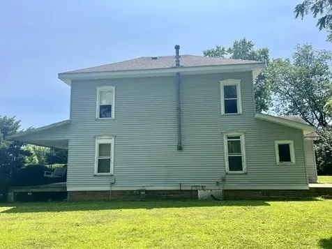 105 North Jackson Street Philo IL 61864