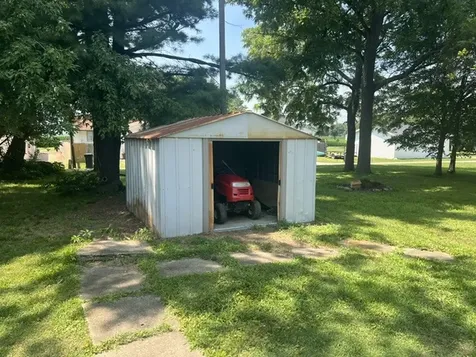 105 North Jackson Street Philo IL 61864