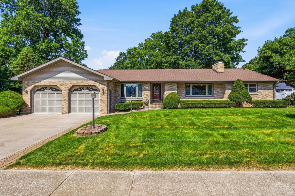 107 Mckinley Drive Mahomet IL 61853