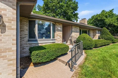 107 Mckinley Drive Mahomet IL 61853