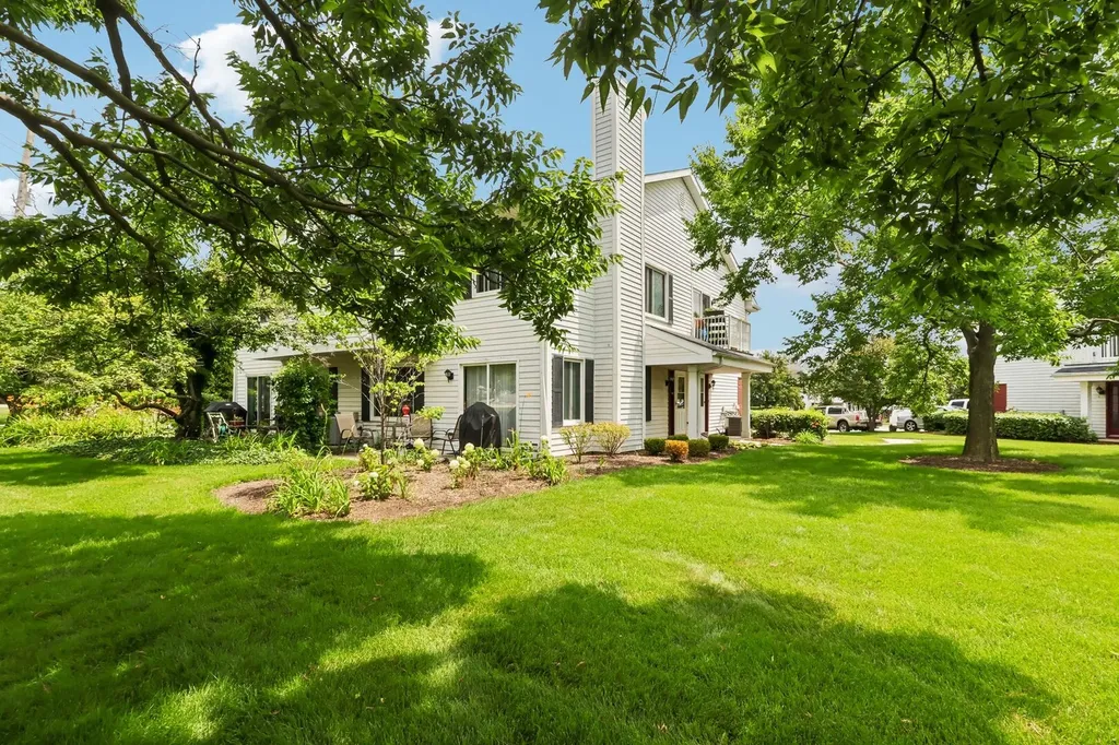 1610 Durham Court Darien IL 60561