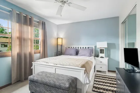 580 Sycamore Lane Wheeling IL 60090