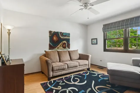 580 Sycamore Lane Wheeling IL 60090