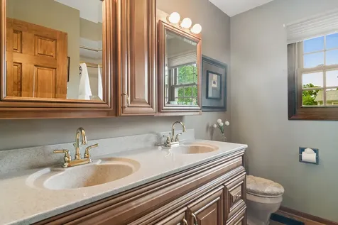 580 Sycamore Lane Wheeling IL 60090