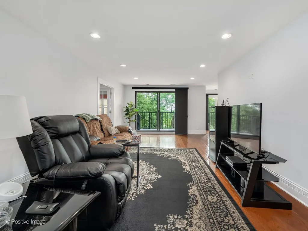 453 Raintree Drive Glen Ellyn IL 60137