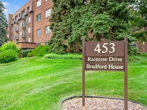 453 Raintree Drive Glen Ellyn IL 60137