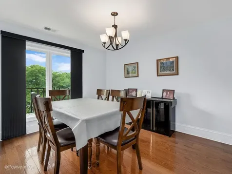 453 Raintree Drive Glen Ellyn IL 60137