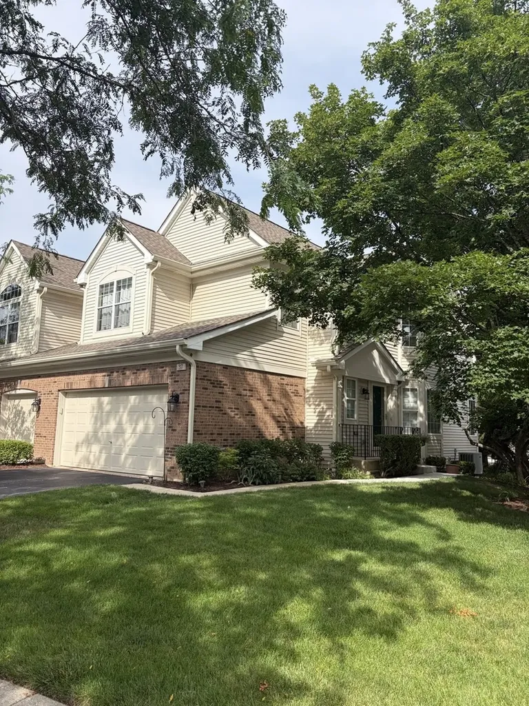 37 Egg Harbour Court Schaumburg IL 60173