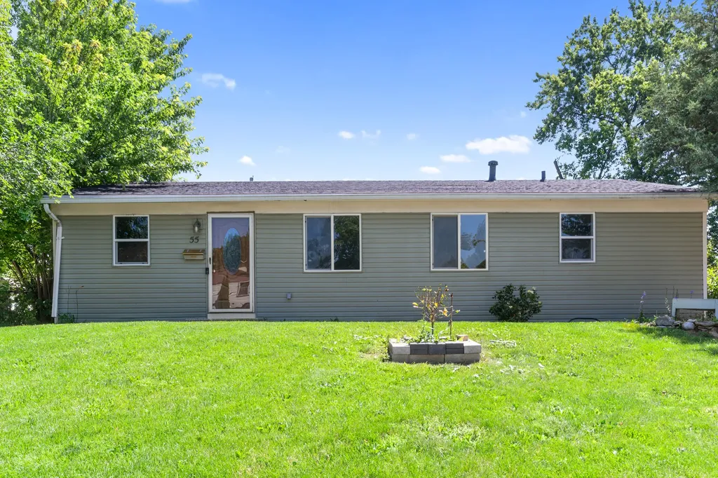 55 Alameda Drive Carpentersville IL 60110