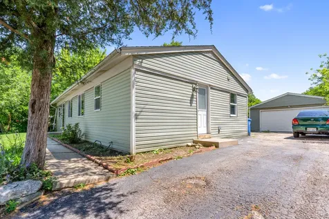 55 Alameda Drive Carpentersville IL 60110