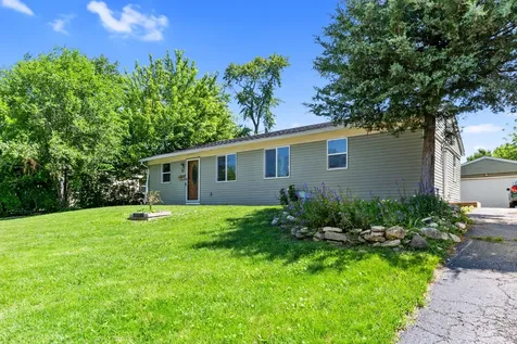 55 Alameda Drive Carpentersville IL 60110