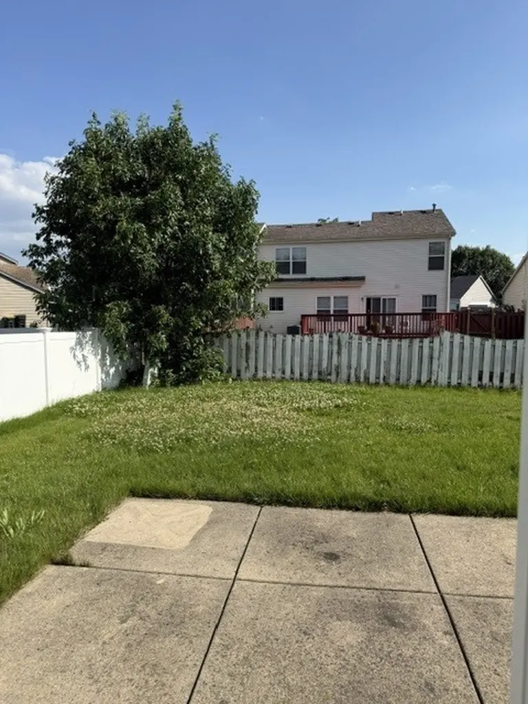 1260 Trinity Drive Carol Stream IL 60188