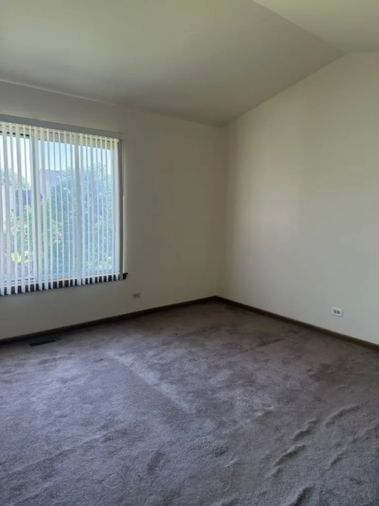 1260 Trinity Drive Carol Stream IL 60188
