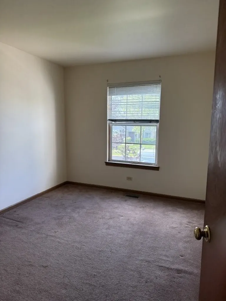 1260 Trinity Drive Carol Stream IL 60188