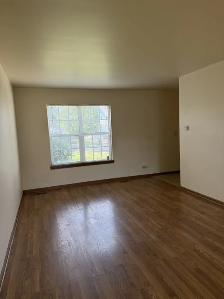 1260 Trinity Drive Carol Stream IL 60188