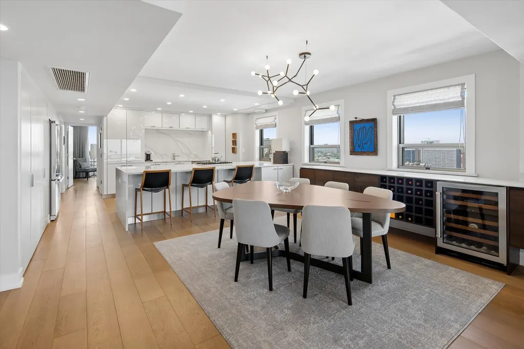3470 North Lake Shore Drive Chicago IL 60657