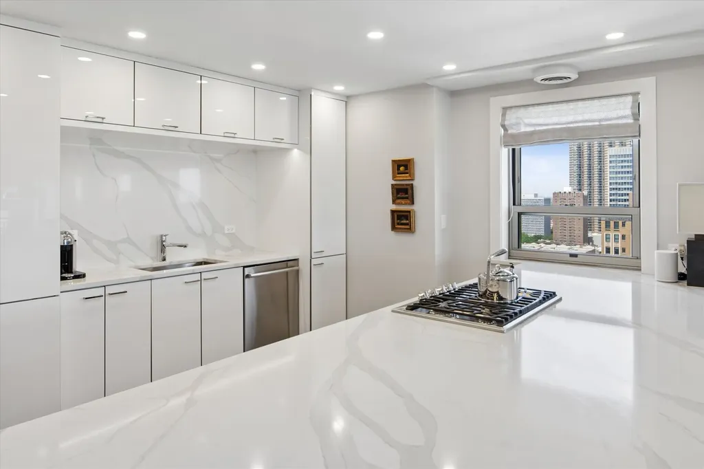 3470 North Lake Shore Drive Chicago IL 60657