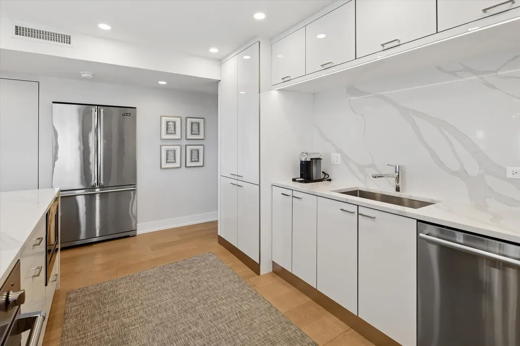 3470 North Lake Shore Drive Chicago IL 60657