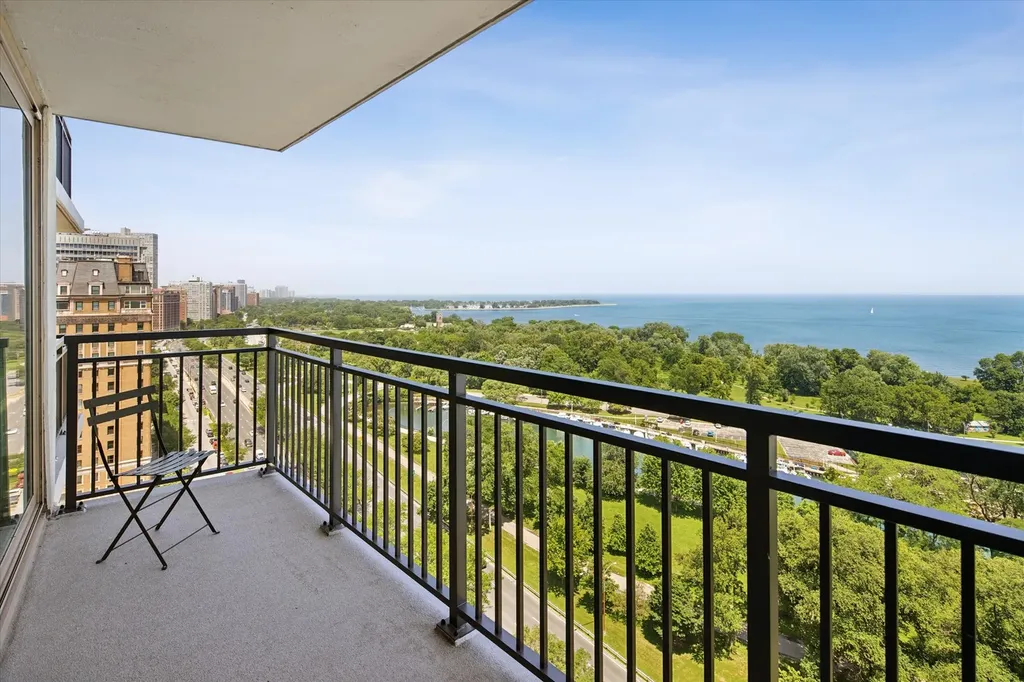3470 North Lake Shore Drive Chicago IL 60657