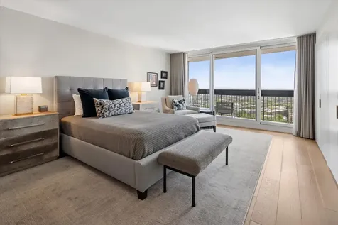 3470 North Lake Shore Drive Chicago IL 60657