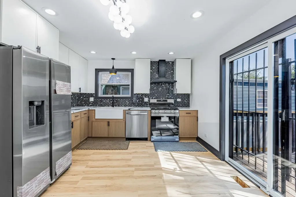 921 North Lorel Avenue Chicago IL 60651