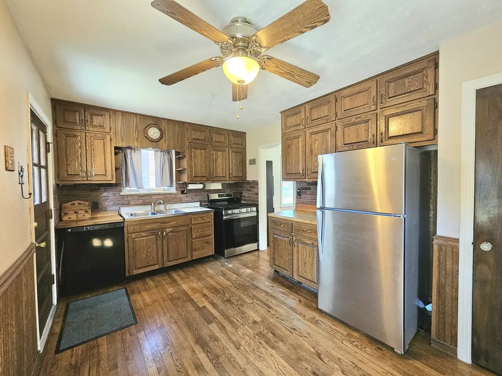 1014 South Summit Avenue Villa Park IL 60181