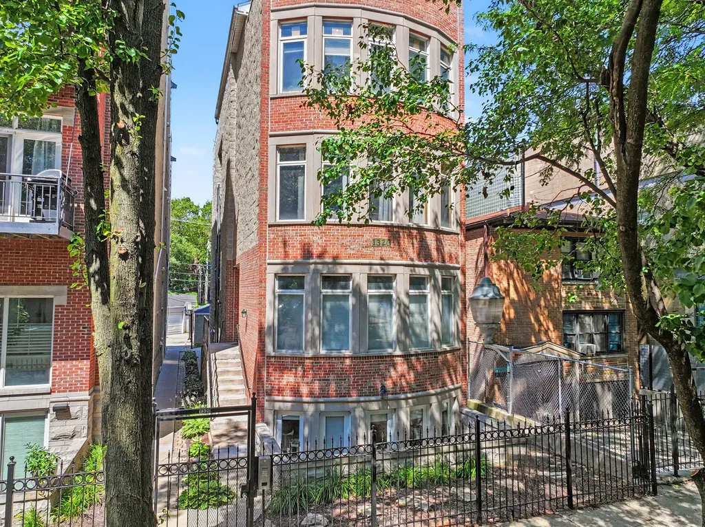 1320 North Cleveland Avenue Chicago IL 60610