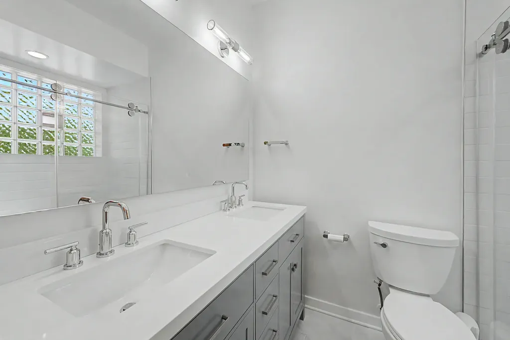 1320 North Cleveland Avenue Chicago IL 60610