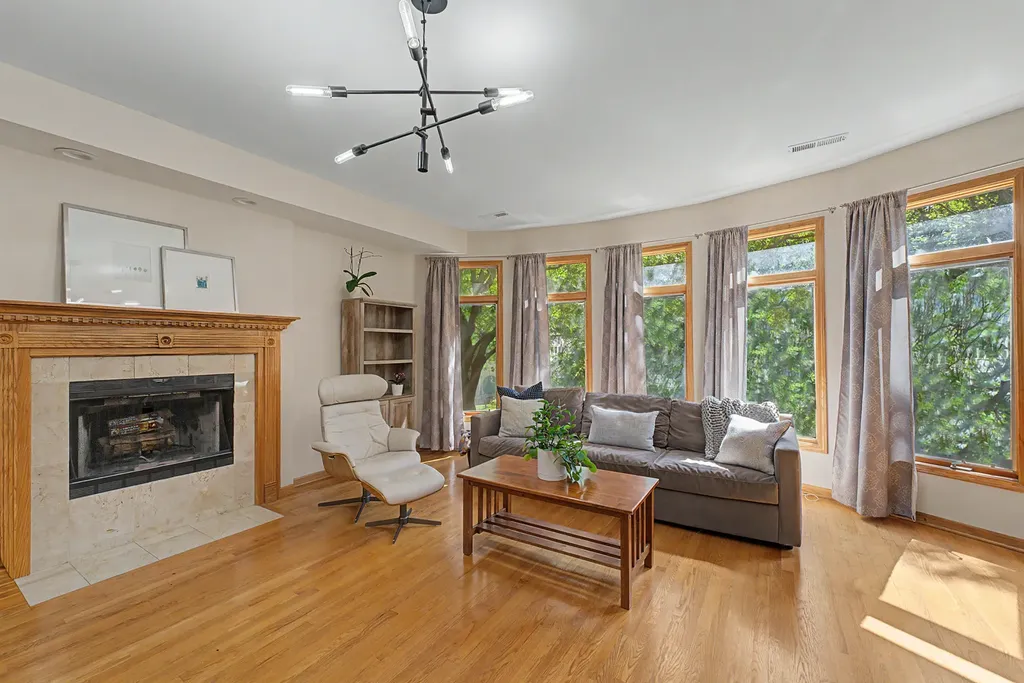 1320 North Cleveland Avenue Chicago IL 60610