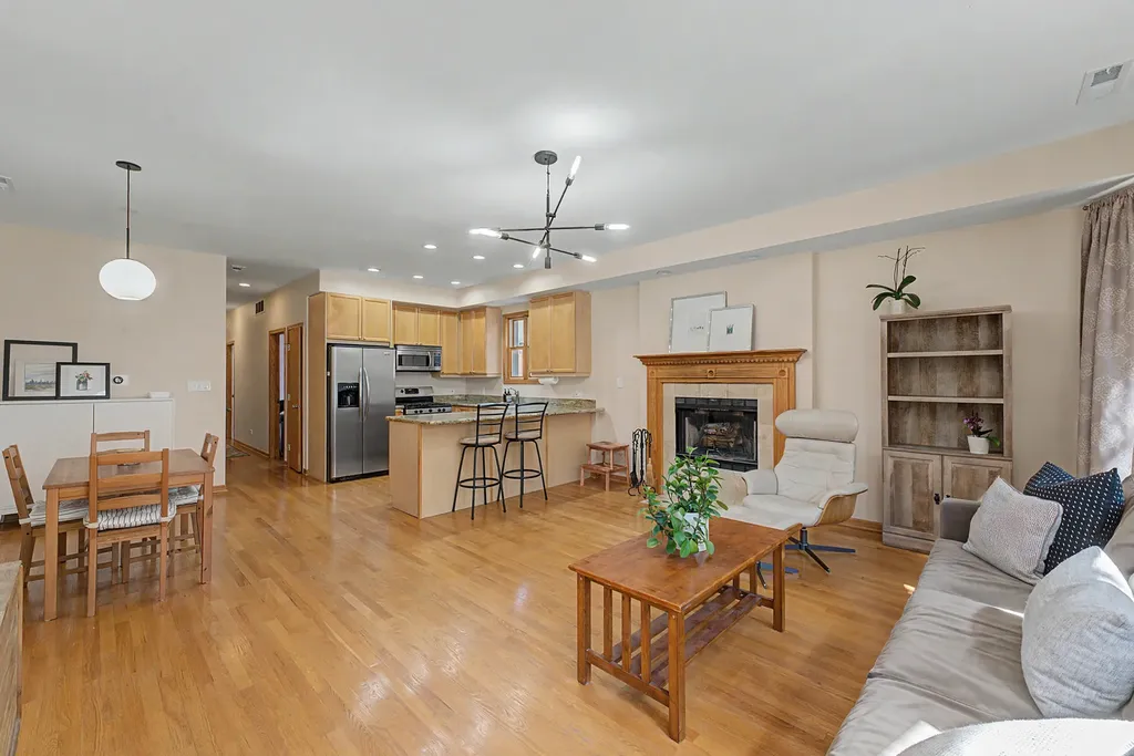 1320 North Cleveland Avenue Chicago IL 60610