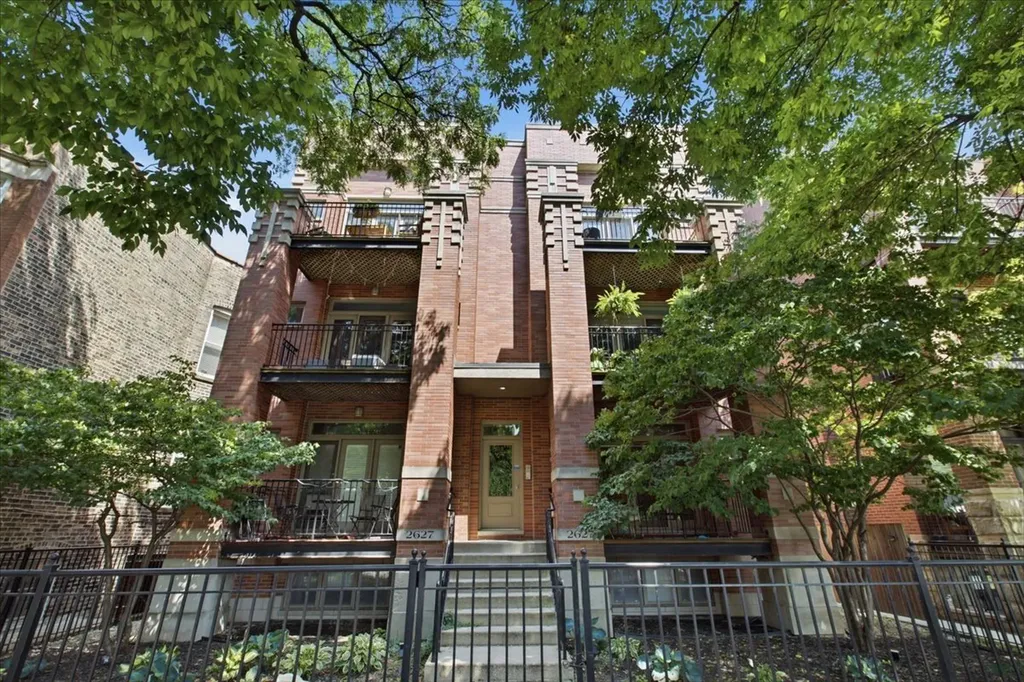 2627 North Sheffield Avenue Chicago IL 60614