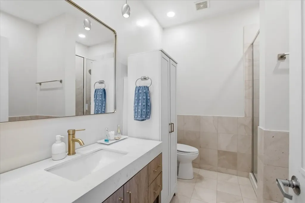 2627 North Sheffield Avenue Chicago IL 60614