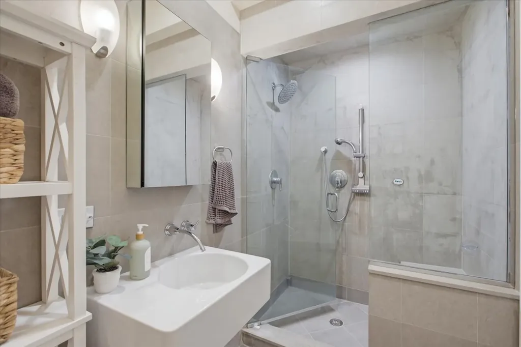 2627 North Sheffield Avenue Chicago IL 60614