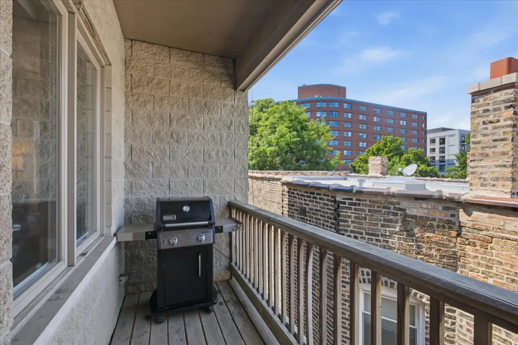 2627 North Sheffield Avenue Chicago IL 60614