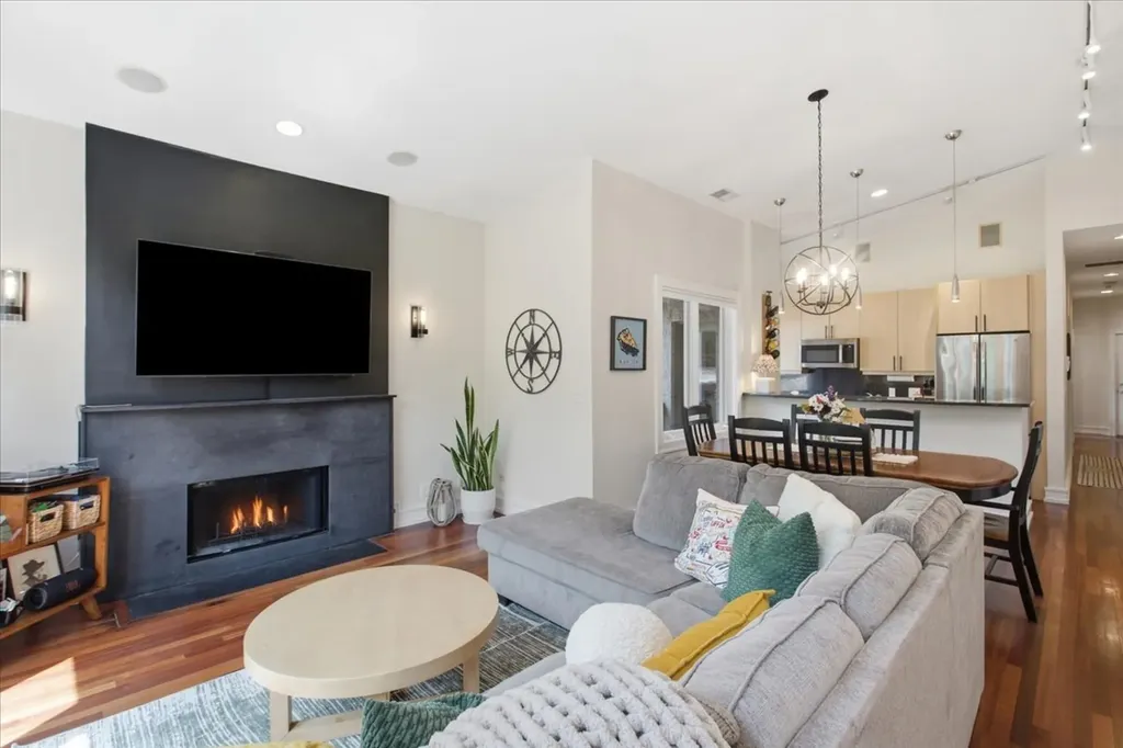 2627 North Sheffield Avenue Chicago IL 60614