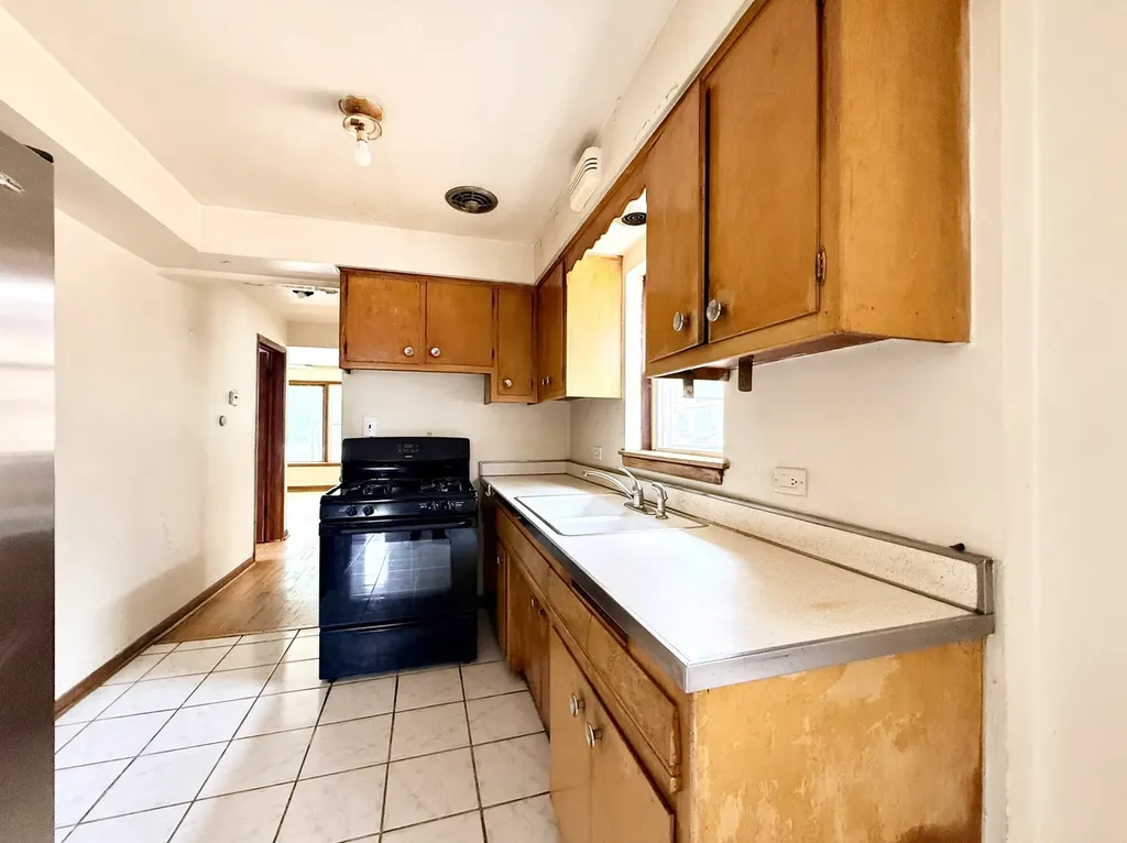3400 West Shakespeare Avenue Chicago IL 60647