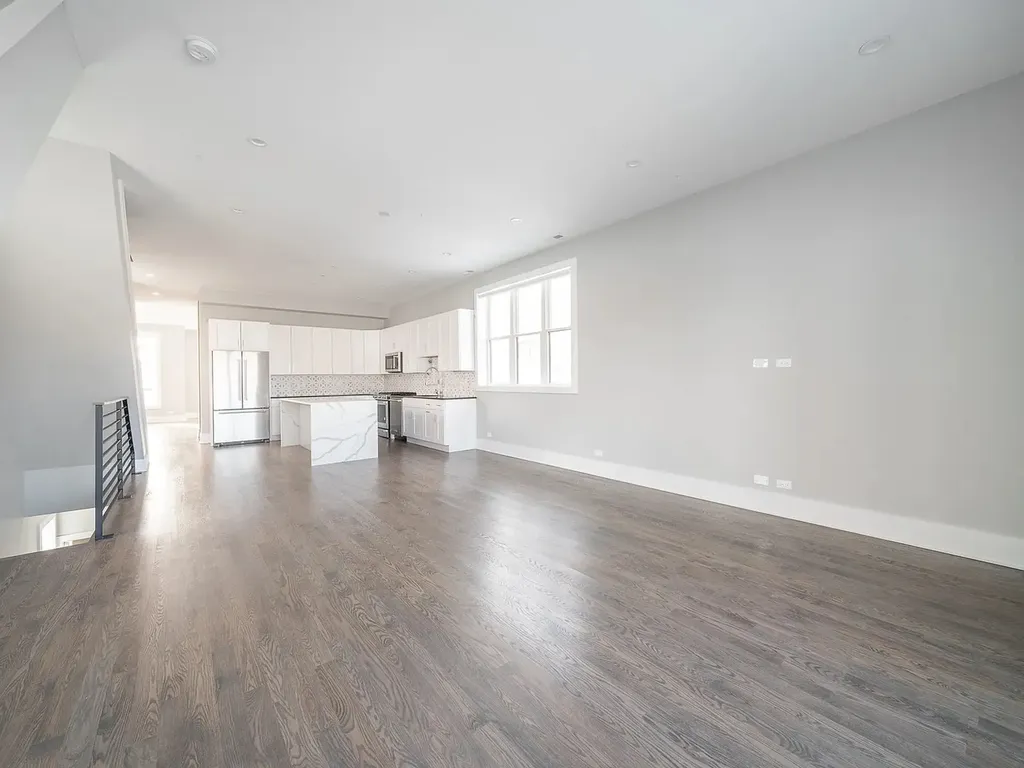 556 West 18th Street Chicago IL 60616